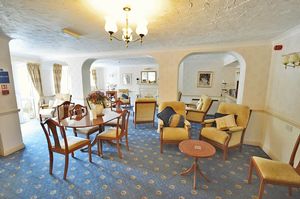 COMMUNAL LOUNGE- click for photo gallery